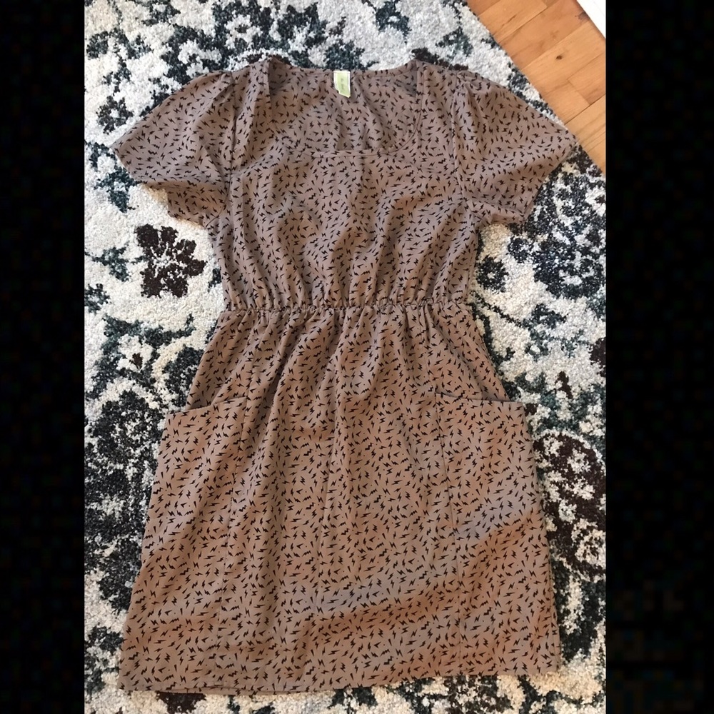 Hipstery Bolt dress